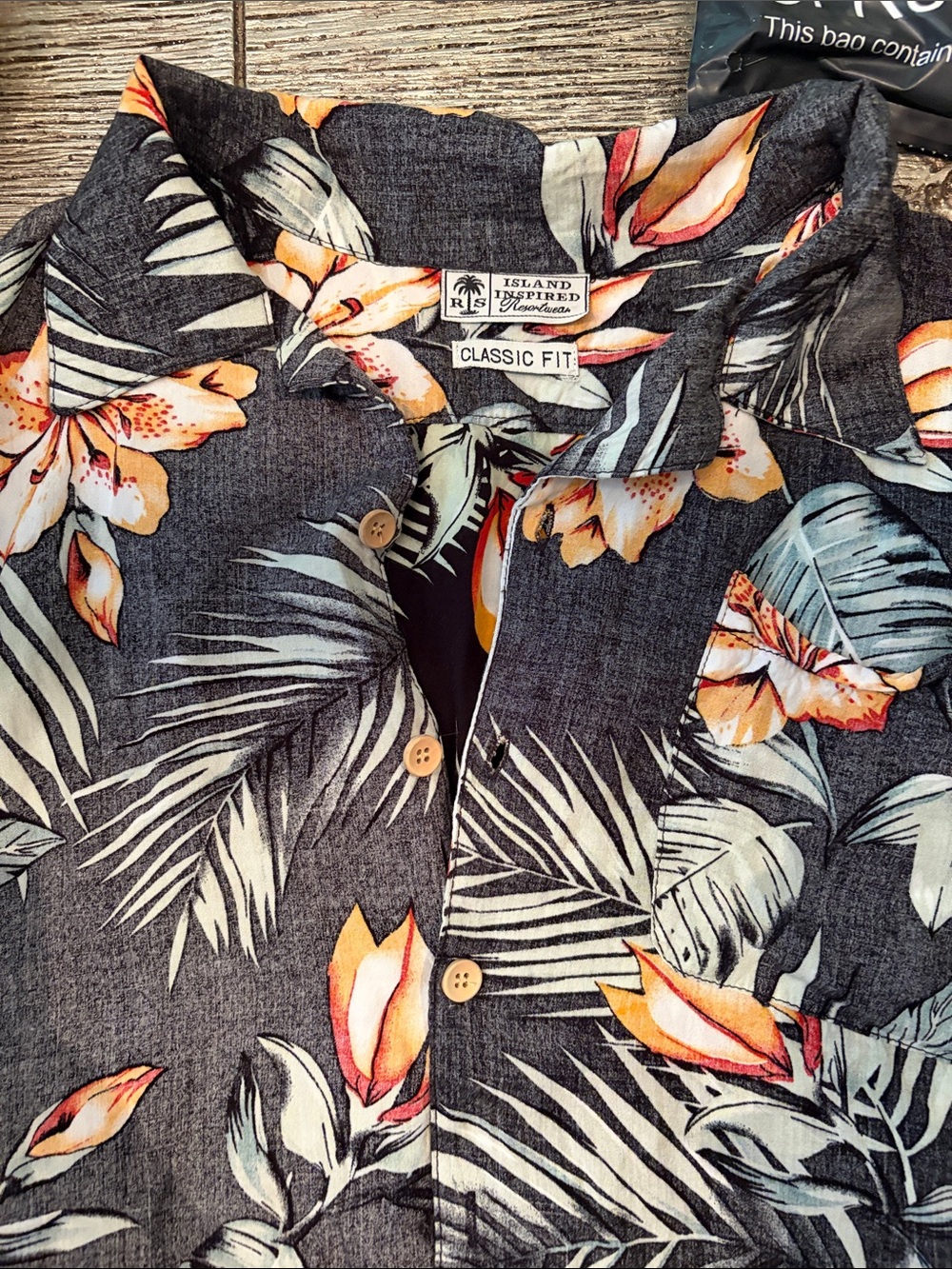Resort Wear Men’s Black Floral Hawaiian Shirt - Classic Fit SOFT!!
